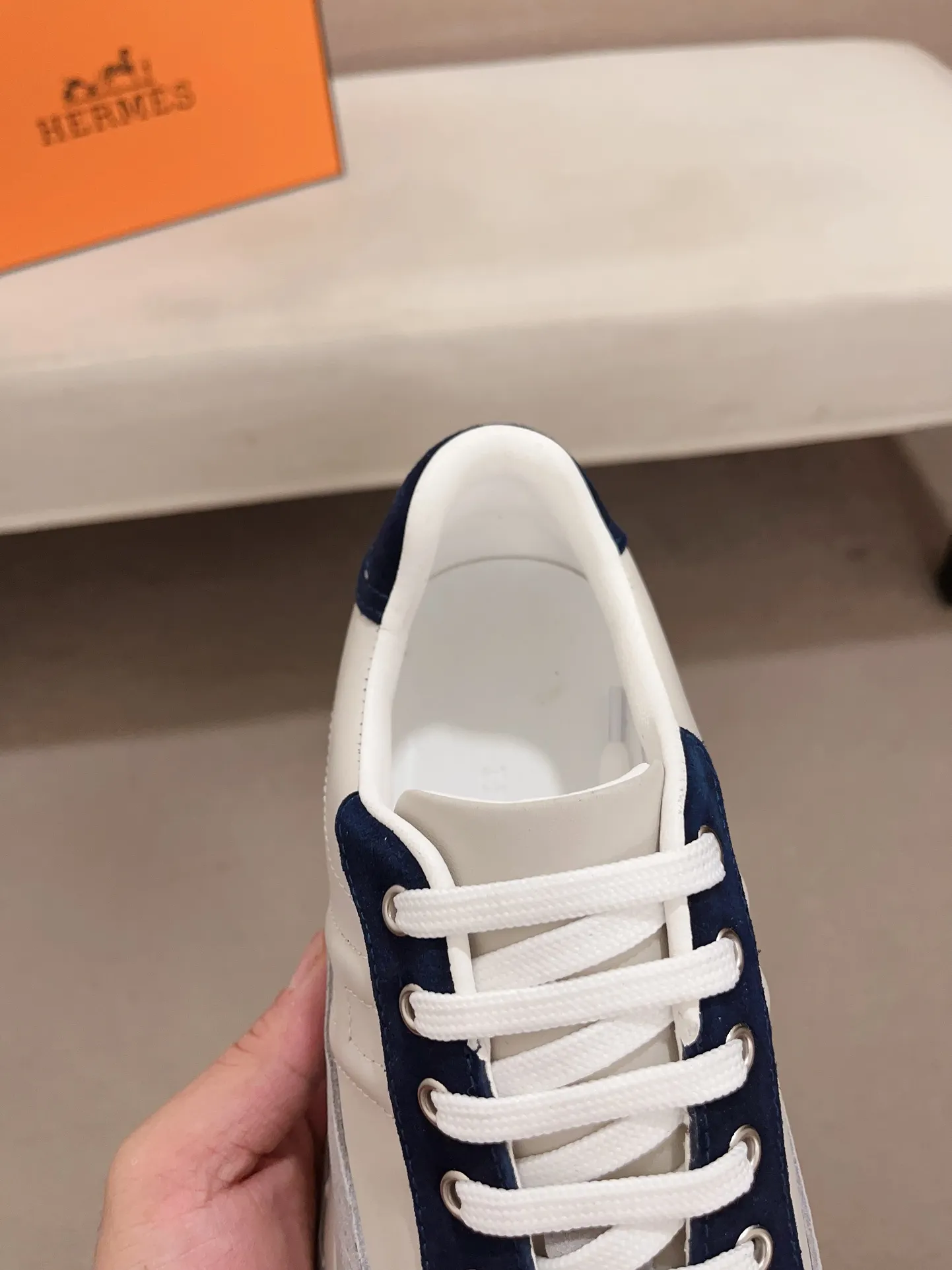 Ex-factory price: 500💰《HERMES》【Classic Original Version】Hermès; Top 🔝 Purchasing Agency 🔍🔍Men's latest 🇺🇸 counters are sold simultaneously, original imported from Italy ▲▲First-layer cowhide ▲▲ (high-end, extravagance and class) times) Exquisite workmanship (Italian 🇮🇹Imported water-dyed 🐂cowhide lining) sole: Original sole provided by the original factory, ⚠️exclusive double-layer activity·TPR·rubber·combined molded outsole; super comfortable·wear-resistant·non-slip·environmental protection The real thing is more beautiful if you take the real thing (high quality, follow the order), you can enter and exit the counter at will * Number of yards: 38·39·40·41·42·43·44# (can be customized 45.)